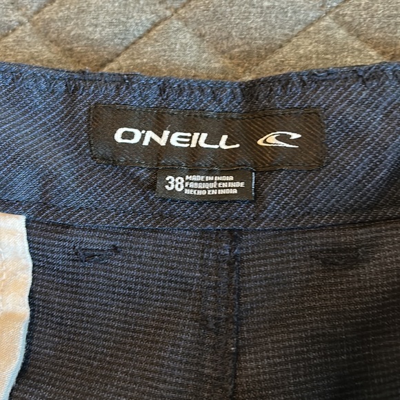 Men’s O’Neill Flat Front Bermuda Shorts - Size 38 - Picture 2 of 2